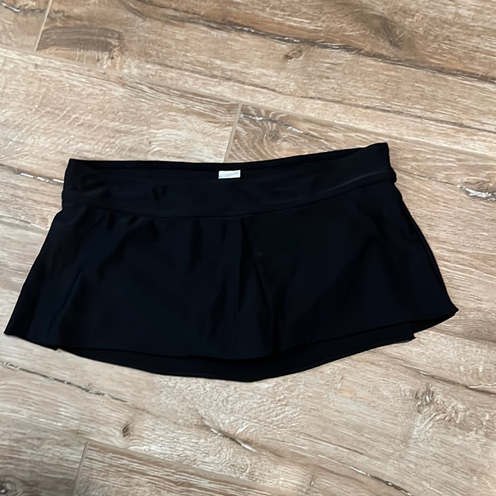 Black swim suit